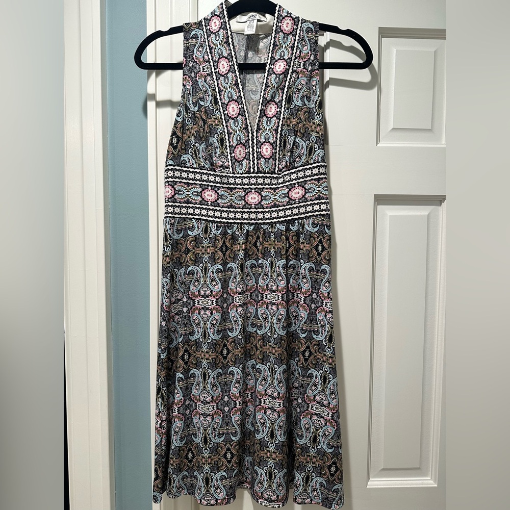 Paisley Midi Dress with V-Neck and Defined Waist in Black, Pink & Blue